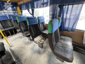 Патрульні під час перевірки пасажирських перевезень