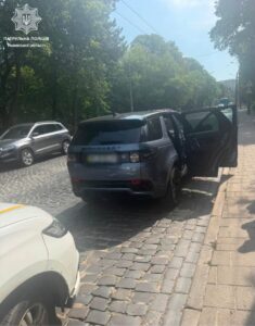 Пошкоджений Range Rover
