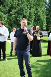 Медичні працівники на сцені