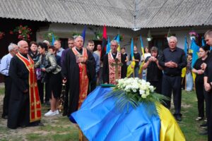Світлина з місця прощання з Андрієм Батицьким