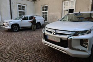 Передача автомобілів і генераторів